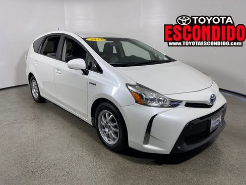 Used 2017 Toyota Prius V image 1