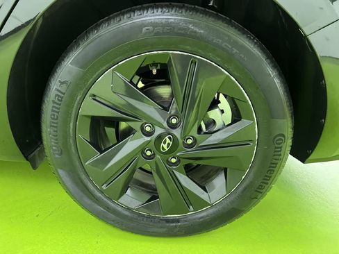 Used 2021 Hyundai Elantra SEL w/ Convenience Package FWD image 14