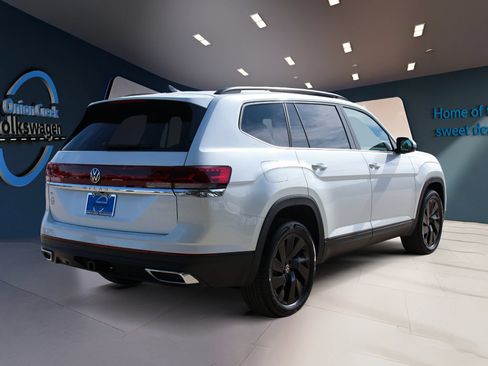 Certified 2026 Volkswagen Atlas SE FWD image 5
