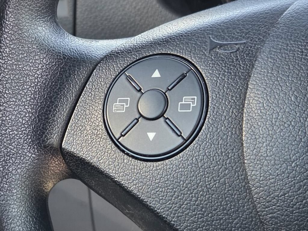 Used 2016 Mercedes-Benz Sprinter 2500 image 6