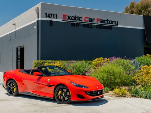 Used 2019 Ferrari Portofino RWD image 1