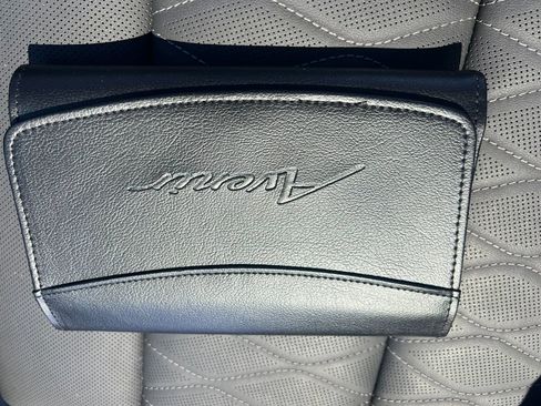 Used 2023 Buick Envision Avenir AWD/4WD image 23