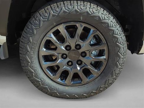 Certified 2025 Toyota 4Runner SR5 image 9