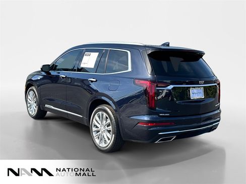 Used 2021 Cadillac XT6 Premium Luxury image 3
