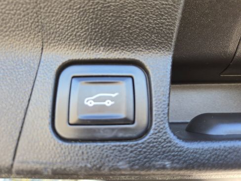 Used 2018 GMC Acadia Denali w/ Technology Package image 22