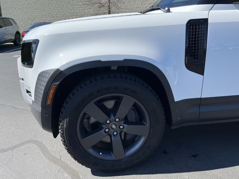 Certified 2024 Land Rover Defender 110 SE image 13