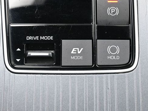 Certified 2024 Toyota Sienna XSE w/ XSE Premium Package image 30