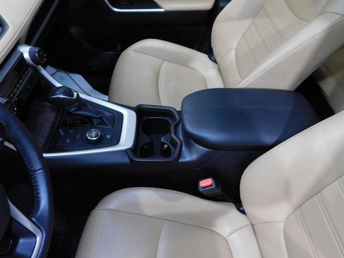 Used 2020 Toyota RAV4 Limited w/ Carpet Mat Package image 35