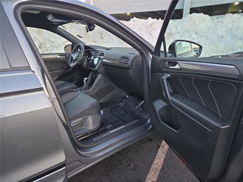 Certified 2023 Volkswagen Tiguan SE R-Line image 26
