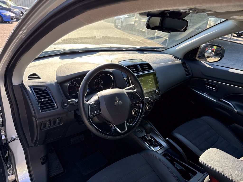 Used 2025 Mitsubishi Outlander Sport SE AWD/4WD image 14