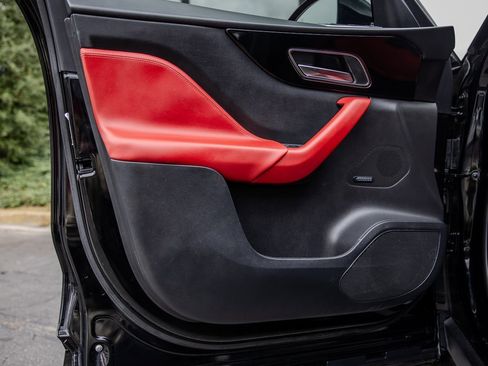 Used 2020 Jaguar F-PACE R-Sport image 17