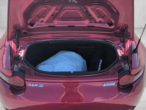 Used 2016 MAZDA MX-5 Miata Club RWD image 6