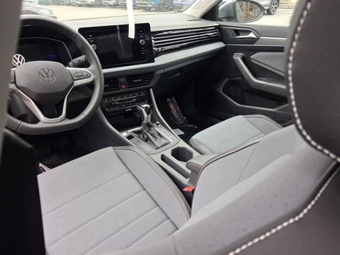 New 2026 Volkswagen Jetta SE FWD image 11