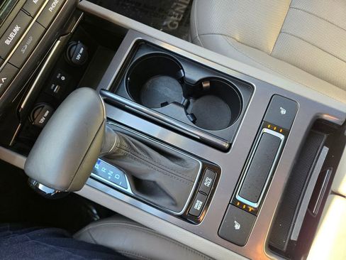 Used 2018 Genesis G80 3.8 image 33