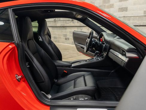 Used 2018 Porsche 911 Carrera RWD image 33