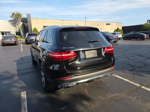 Used 2018 Mercedes-Benz GLC 300 4MATIC image 3