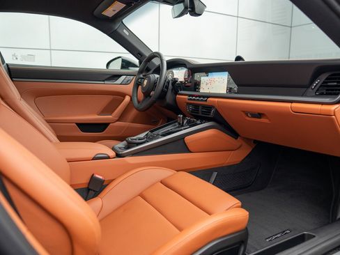 Used 2025 Porsche 911 Carrera image 25