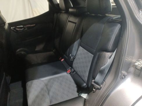 Used 2022 Nissan Rogue Sport SV w/ Technology Package image 23