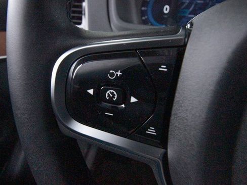 Certified 2025 Volvo XC90 B6 Plus w/ Protection Package Premier image 19