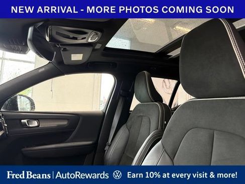 Used 2022 Volvo XC40 T5 R-Design w/ Climate Package AWD/4WD image 10