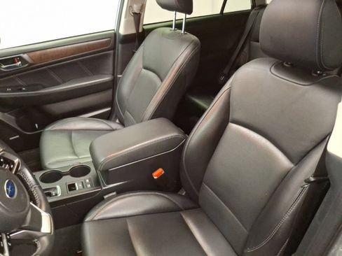 Used 2018 Subaru Outback 2.5i Limited image 16