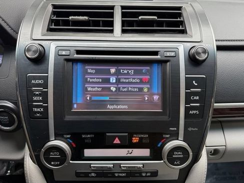 Used 2013 Toyota Camry XLE FWD image 16