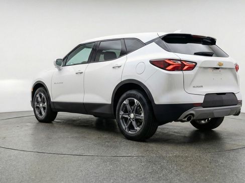 Used 2025 Chevrolet Blazer LT FWD image 6
