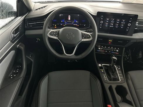 New 2026 Volkswagen Jetta SE image 36