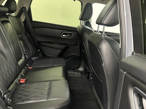 Used 2024 Nissan Rogue Platinum w/ Platinum Premium Package AWD/4WD image 32