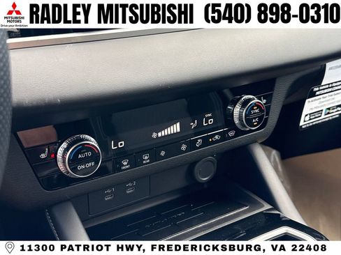 New 2026 Mitsubishi Outlander ES image 10