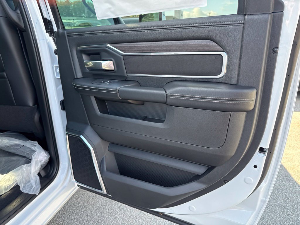 New 2027 RAM 2500 Laramie AWD/4WD image 25