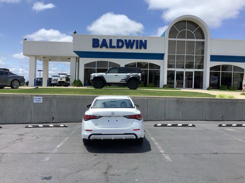 Used 2020 Nissan Sentra S FWD image 6