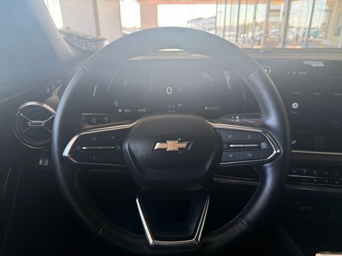 Used 2025 Chevrolet Equinox LT image 28