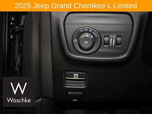 Used 2025 Jeep Grand Cherokee L Limited w/ Trailer Tow Package image 28