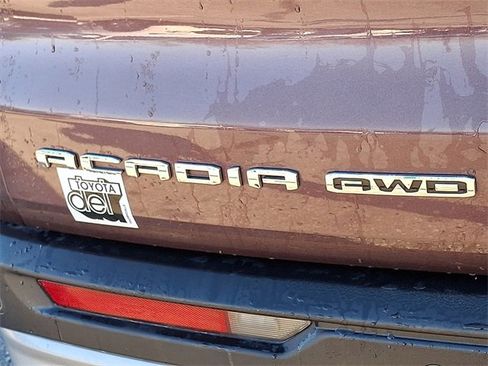 Used 2024 GMC Acadia Elevation image 30