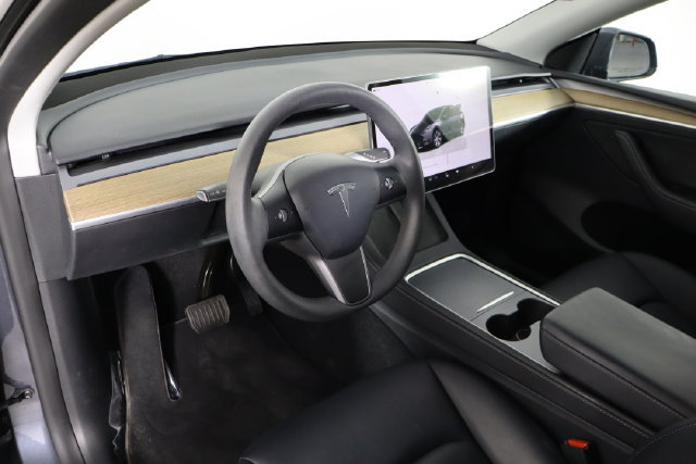 Used 2023 Tesla Model Y 2WD image 20