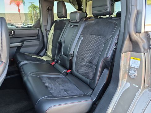Used 2025 Ford Bronco Raptor AWD/4WD image 30