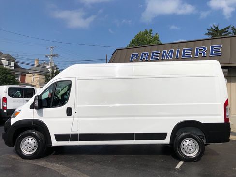 Used 2023 RAM ProMaster 2500 FWD image 3