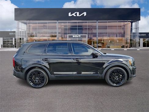 Used 2022 Kia Telluride SX w/ Nightfall Edition Package image 7