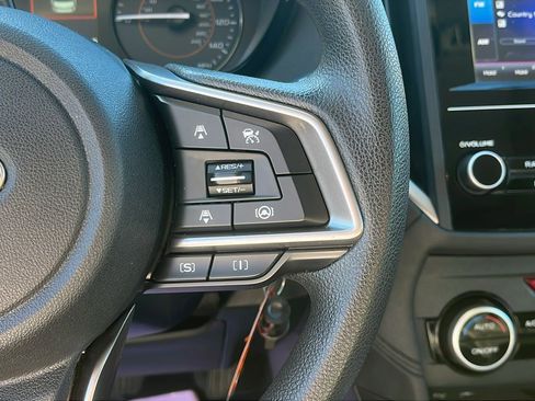 Certified 2022 Subaru Crosstrek 2.0i image 13