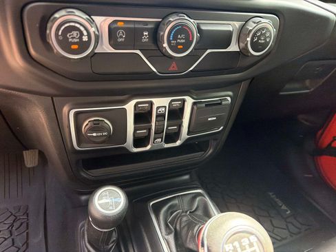Used 2019 Jeep Wrangler Unlimited Sport S AWD/4WD image 20