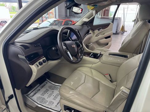 Used 2015 Cadillac Escalade Luxury image 9