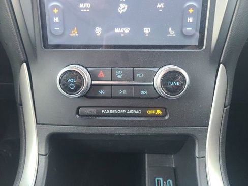 Used 2024 Ford Edge SEL image 27