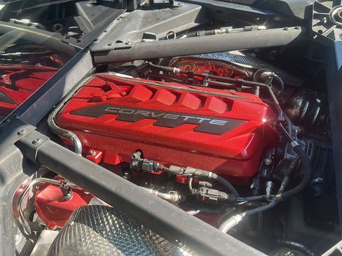 Used 2022 Chevrolet Corvette Stingray Coupe w/ Z51 Performance Package RWD image 9
