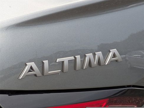 Used 2023 Nissan Altima 2.5 SV image 11
