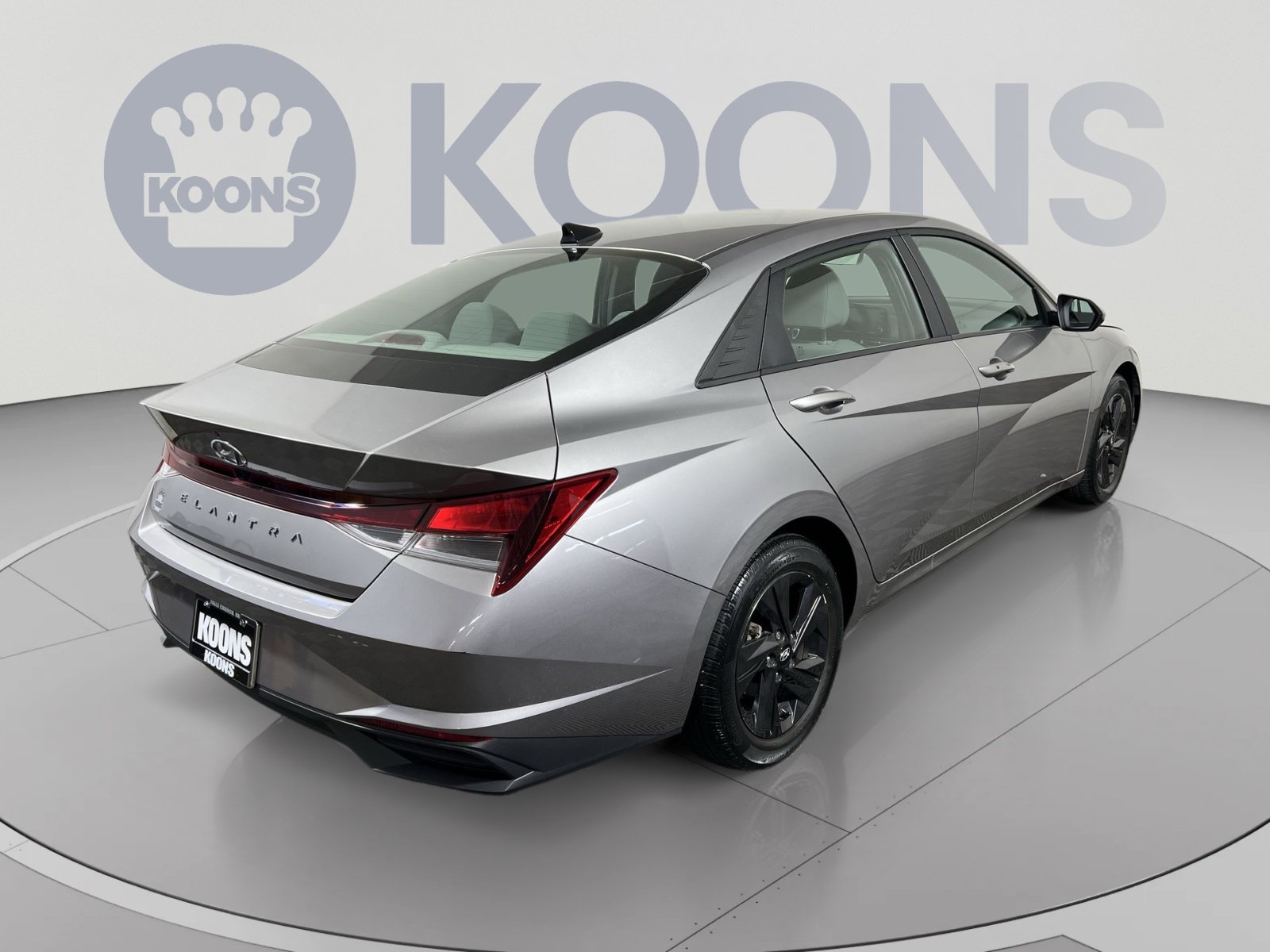 Used 2022 Hyundai Elantra SEL w/ Convenience Package FWD image 4