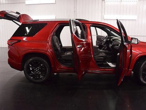 Used 2023 Chevrolet Traverse Premier w/ LPO, Floor Liner Package image 34