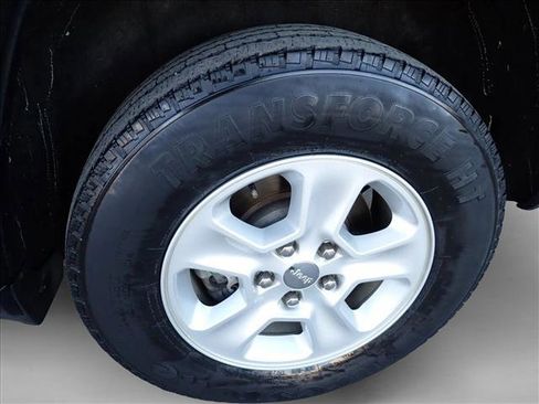 Used 2017 Jeep Grand Cherokee Laredo w/ Quick Order Package 23E image 7