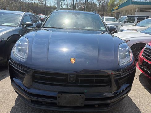 Used 2023 Porsche Macan image 2