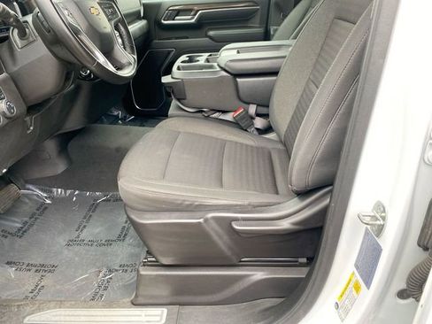 Used 2024 Chevrolet Silverado 3500 LT image 18